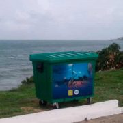 Containers-na-praia-de-Pirangi